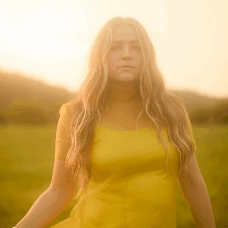 Leanna Crawford image